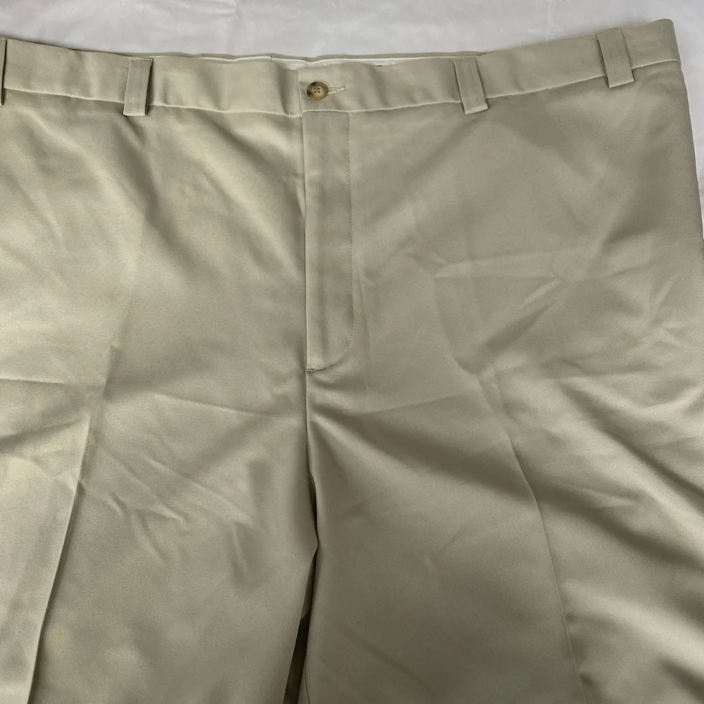. Mens Oak Hill Waist-Relaxer Microfiber Shorts, Khaki, Size 54 - Picture 2 of 6